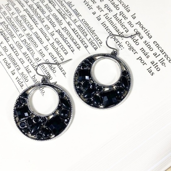 Alquimia Jewelry - JEWELED BLACK STATEMENT CRYSTAL HOOD DROP …